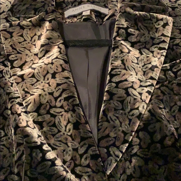 Black velvet tuxedo style jacket by Anne Klein 4p - Picture 13 of 13